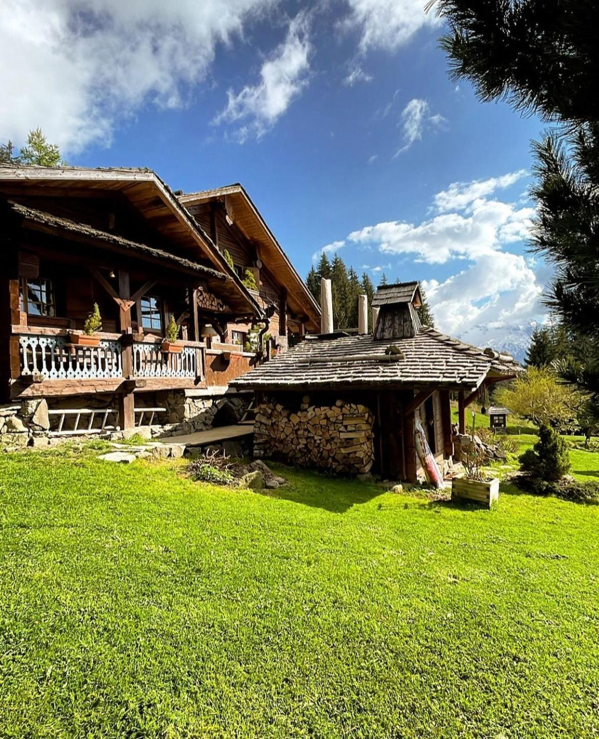 La Ferme Des Vonezins Hotel Thones Exterior photo